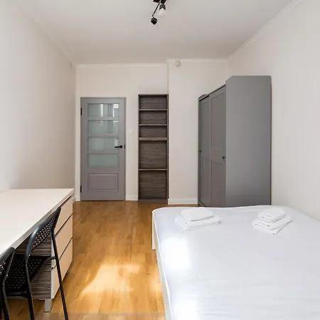 Zabkowska 2-bedroom By Bookinghost