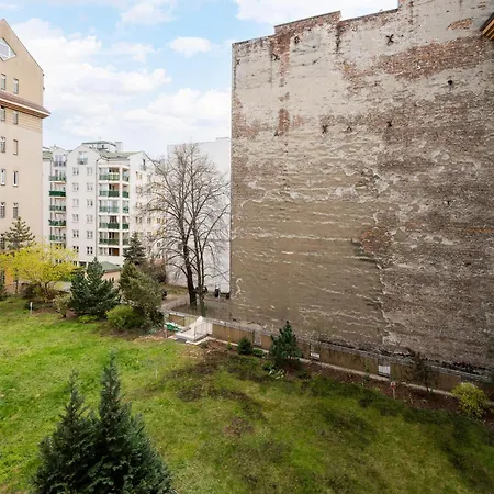 Zabkowska 2-bedroom Apartment Warsaw
